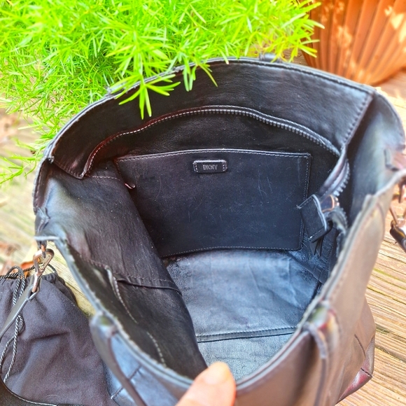 DKNY Purse Shoulder Strap included with hand straps in all Black - Picture 3 of 5